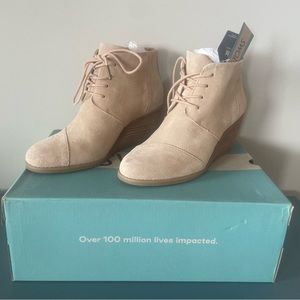 Toms Lace up Suede Wedges